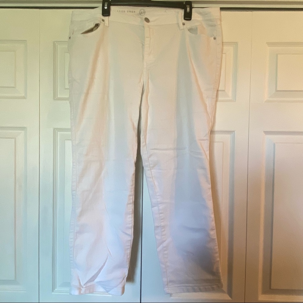 Westport W62 white denim capris